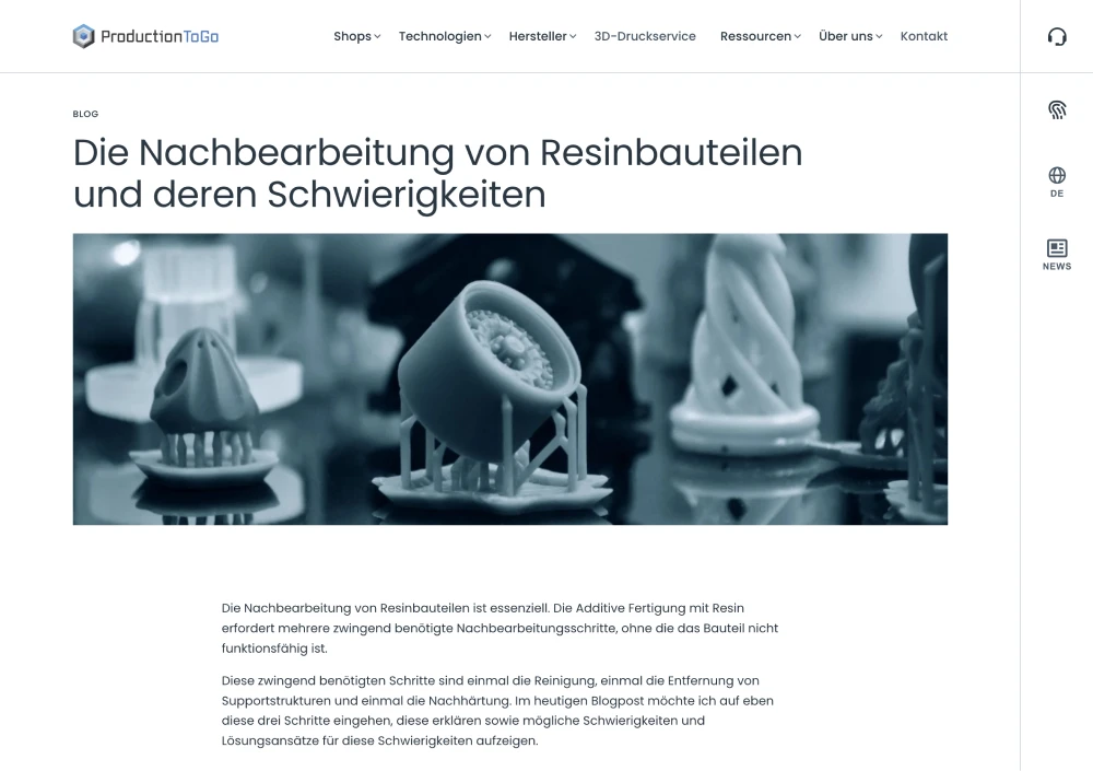 Blogbeitrag von ProductionToGo über die Nachbearbeitung von Resinbauteilen mit drei frisch gedruckten Objekten