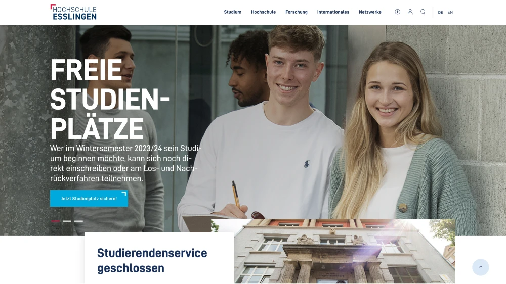 Kampagnenseite der Hochschule Esslingen zu freien Studienplätzen mit Studierenden im Gespräch
