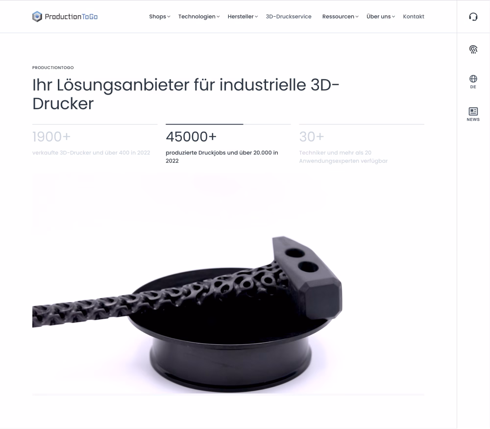 Startseite von ProductionToGo für industrielle 3D-Drucker mit Kennzahlen und einem gedruckten Metallbauteil